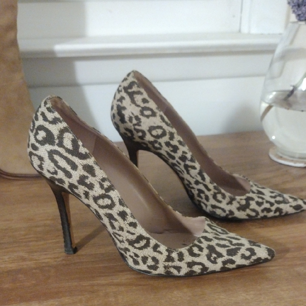 Manolo Blahnik Cheetah Print Heels